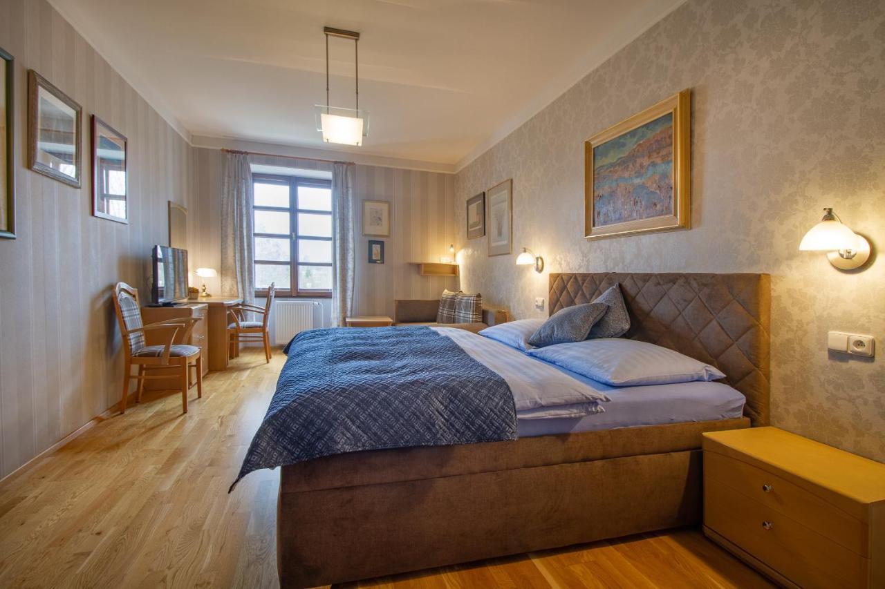 Penzion a restaurace U Míšků Třeboň Exteriér fotografie